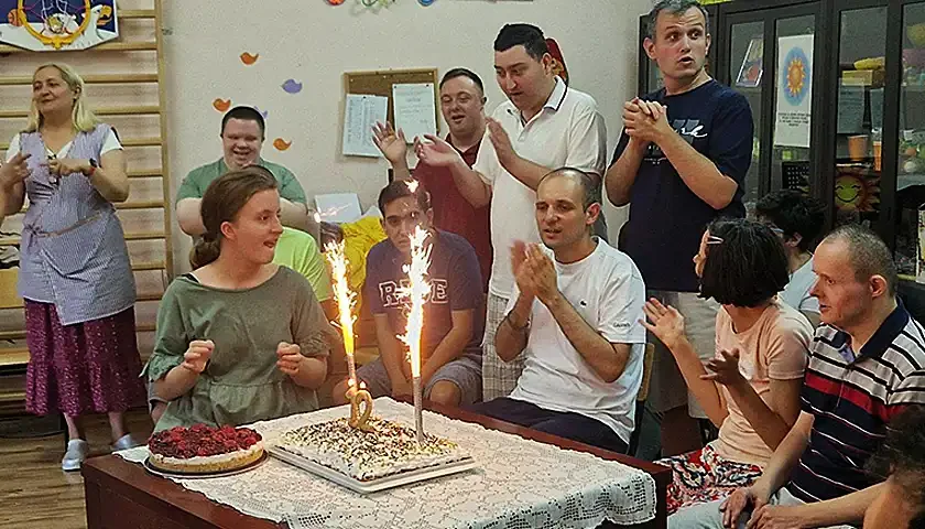 12 godina ustanove sunce