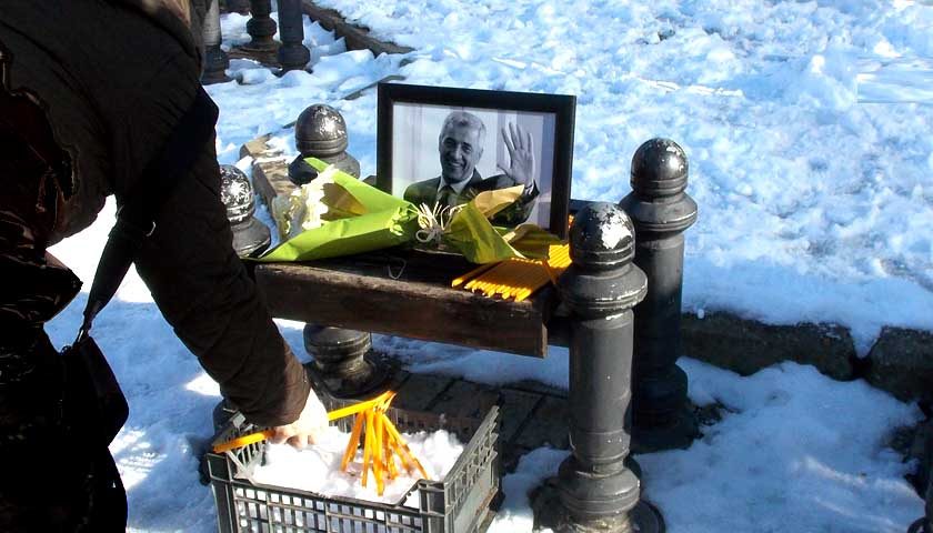 Paljenje sveca za Olivera Ivanovica