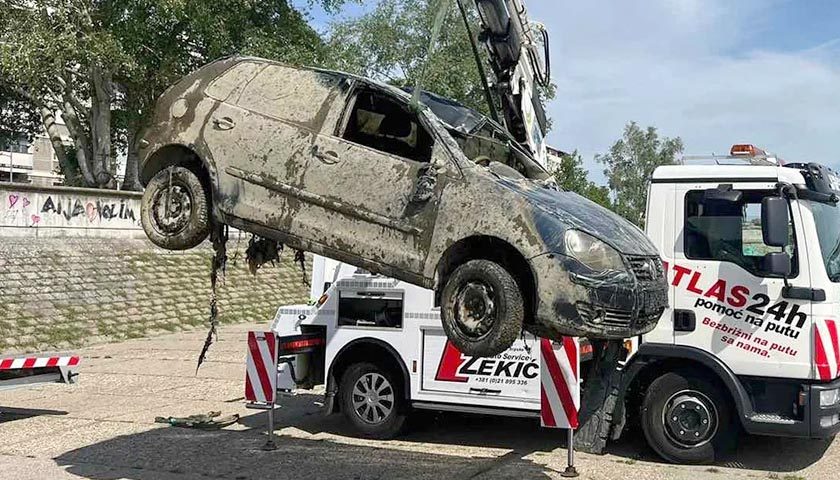 auto iz dunava 1