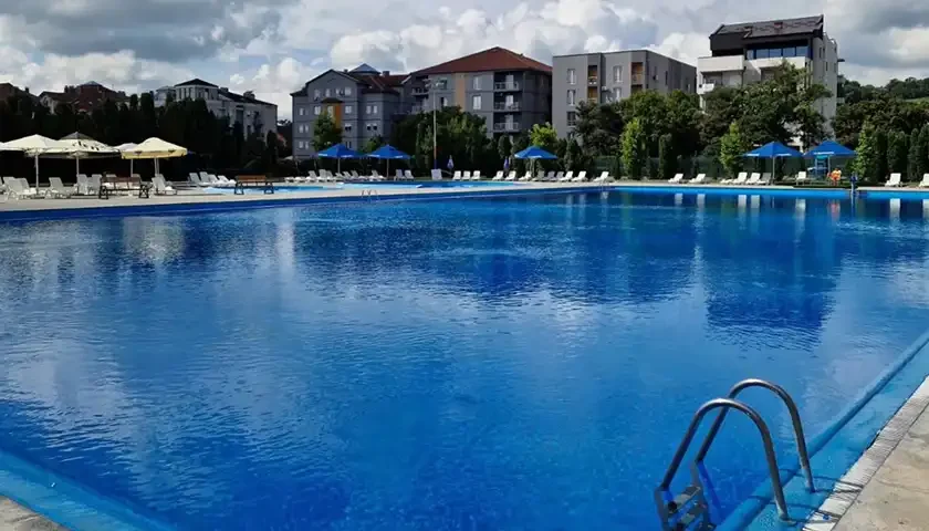 bazen u velikoj plani