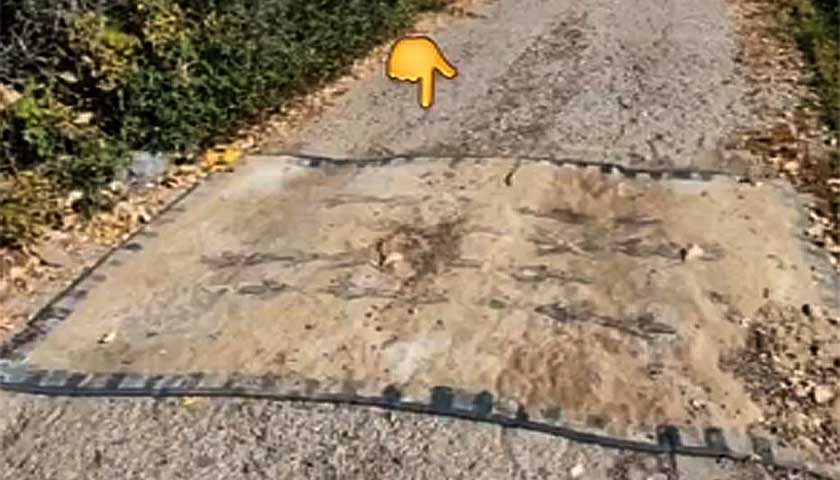 gurni rupu pod tepih 1