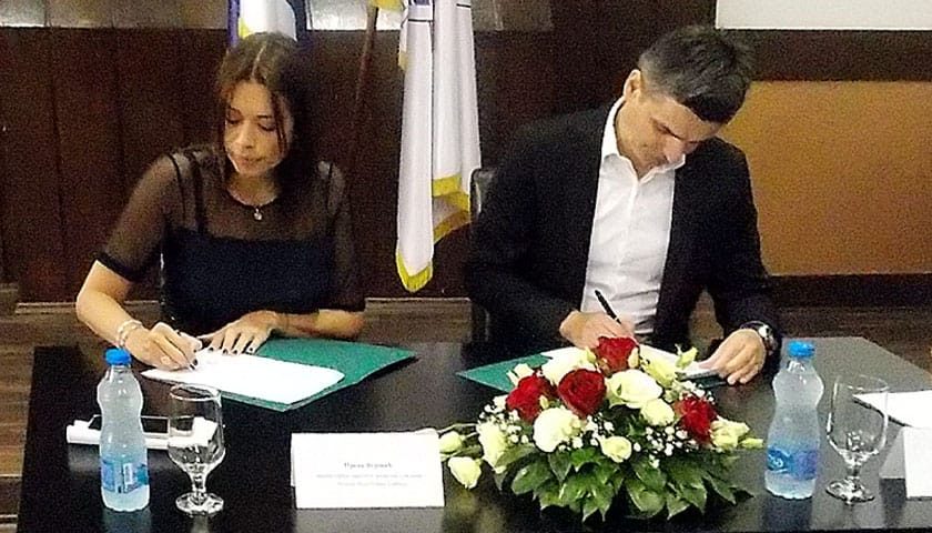 ministarka vujovic i jovan bec potpisan ugovor 1