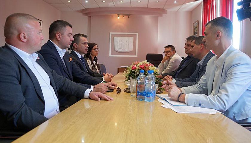 mladi iz dijaspore u velikoj plani