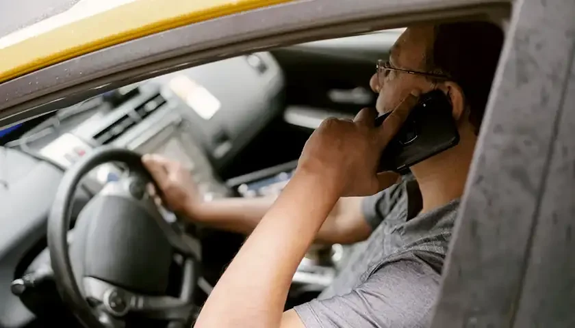 mobilni u voznji