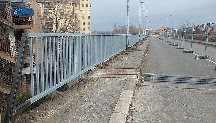 ograda na nadvoznjaku