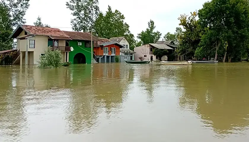 poplavljene vikendice na dunavu