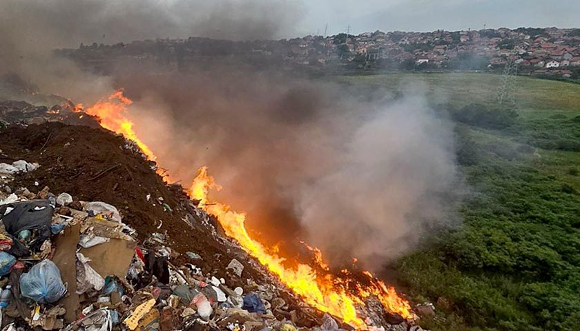 pozar na deponiji u godominu 1