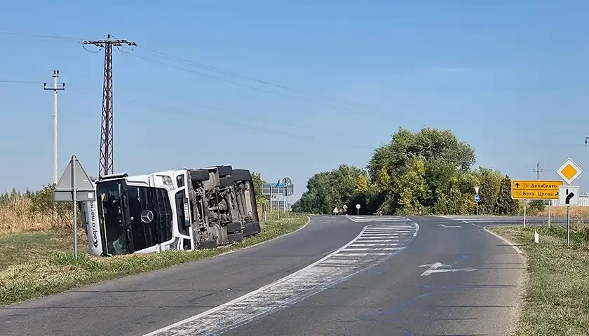 prevrnut kamion kod crne bare