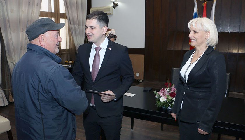 urucenje borackih legitimacija