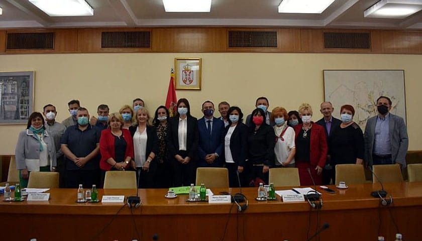 zavodima i institutima 25 miliiona